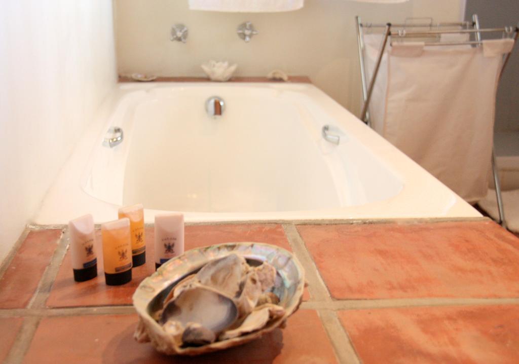 Calais Wine Estate Guest House Paarl Ngoại thất bức ảnh