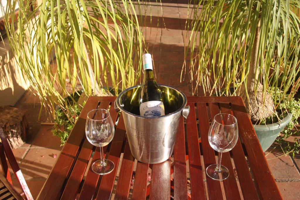 Calais Wine Estate Guest House Paarl Ngoại thất bức ảnh